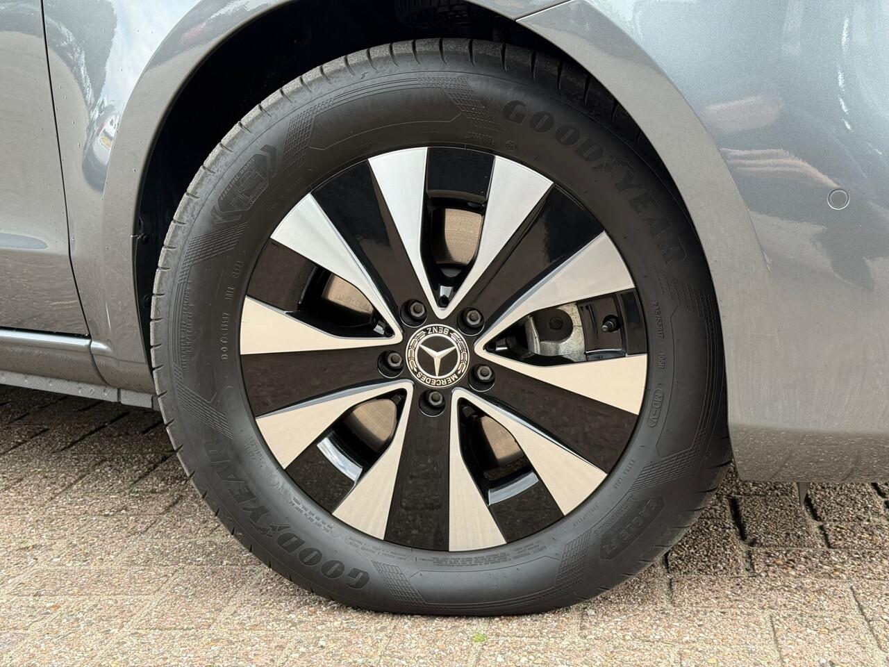 Mercedes-Benz EQV 300 90 kWh SOH 98 % L3 Extra lang - 8 Zitplaatsen - 07-2024 - Apple Carplay