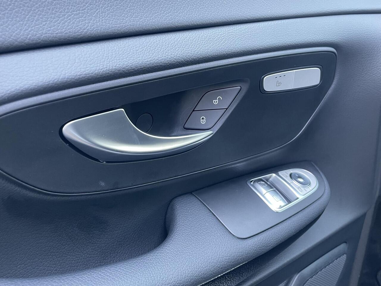 Mercedes-Benz EQV 300 L2 90 kWh 6-Pers | Distronic + | Airco achter | Navi