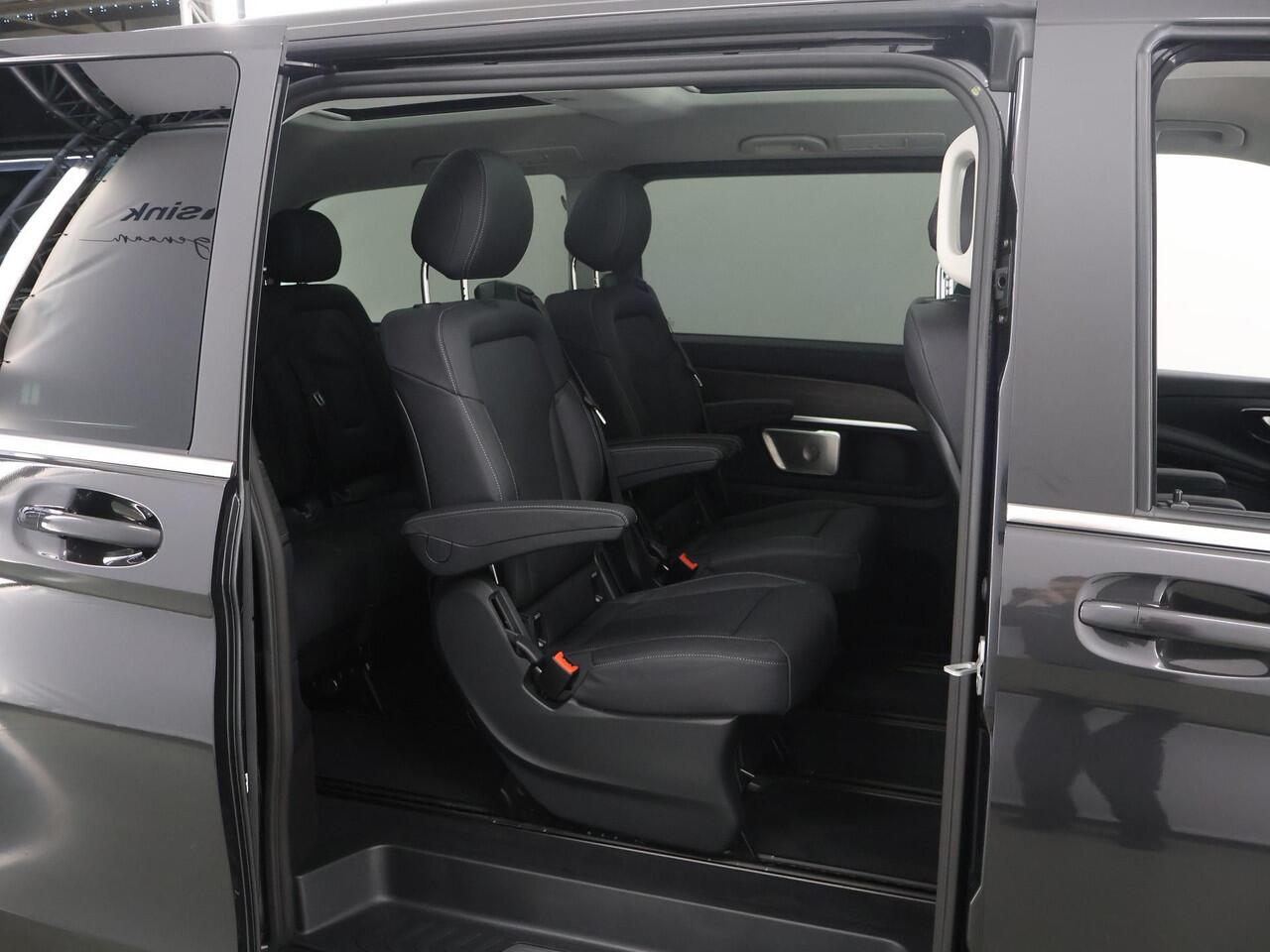 Mercedes-Benz EQV 300 L2 Avantgarde 90 kWh | Burmester | MultiBeam LED | Stoelverwarming | Navigatie | 360 camera | Climate Control | Cruise Control | Panoramadak | Dodehoekassistent |