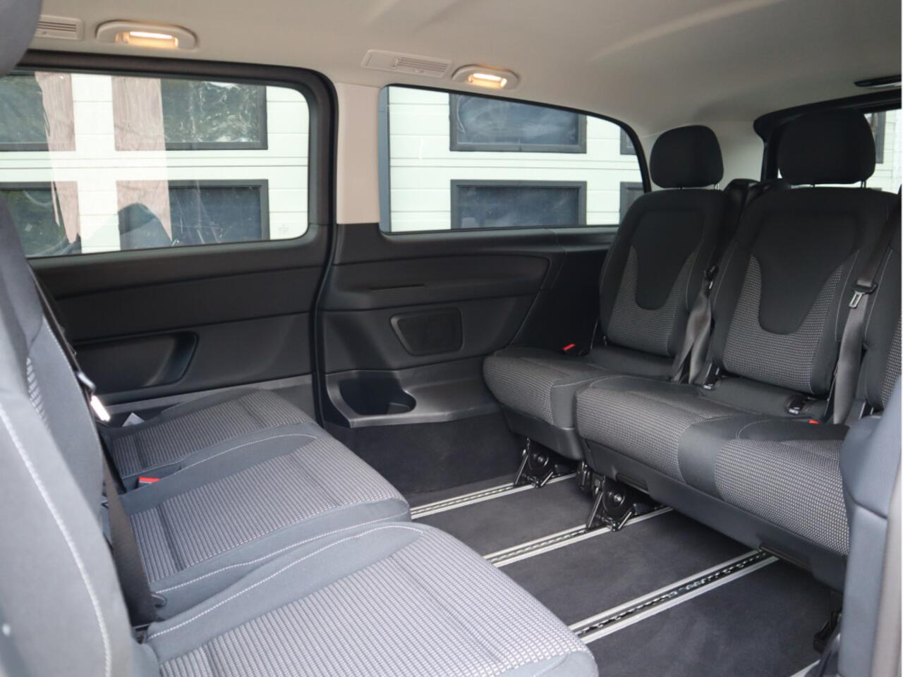 Mercedes-Benz EQV 300 90 kWh - L3 Extra Lang - 2+3+3= 8 Persoons