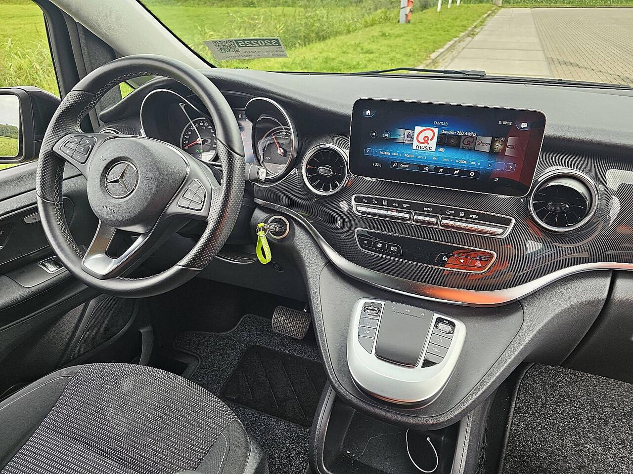 Mercedes-Benz EQV 300 L3 90kWh DC 8-Persoons Mbux + Navi Elektrische-Zijdeuren LED Bumpers-Kleur!