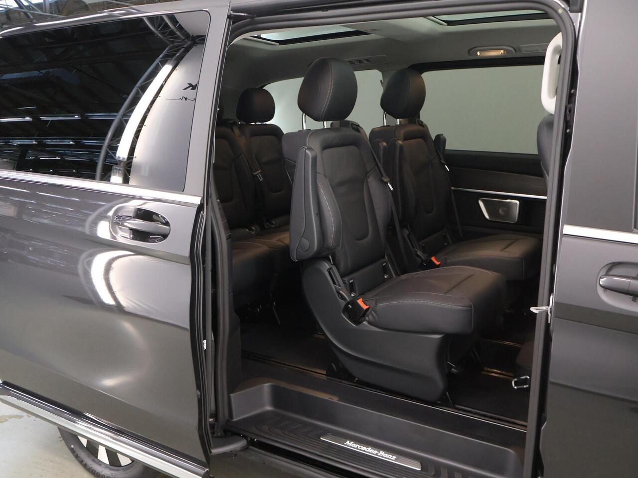 Mercedes-Benz EQV 300 L2 Avantgarde 90 kWh | Burmester | MultiBeam LED | Stoelverwarming | Navigatie | 360 camera | Climate Control | Cruise Control | Dodehoekassistent |