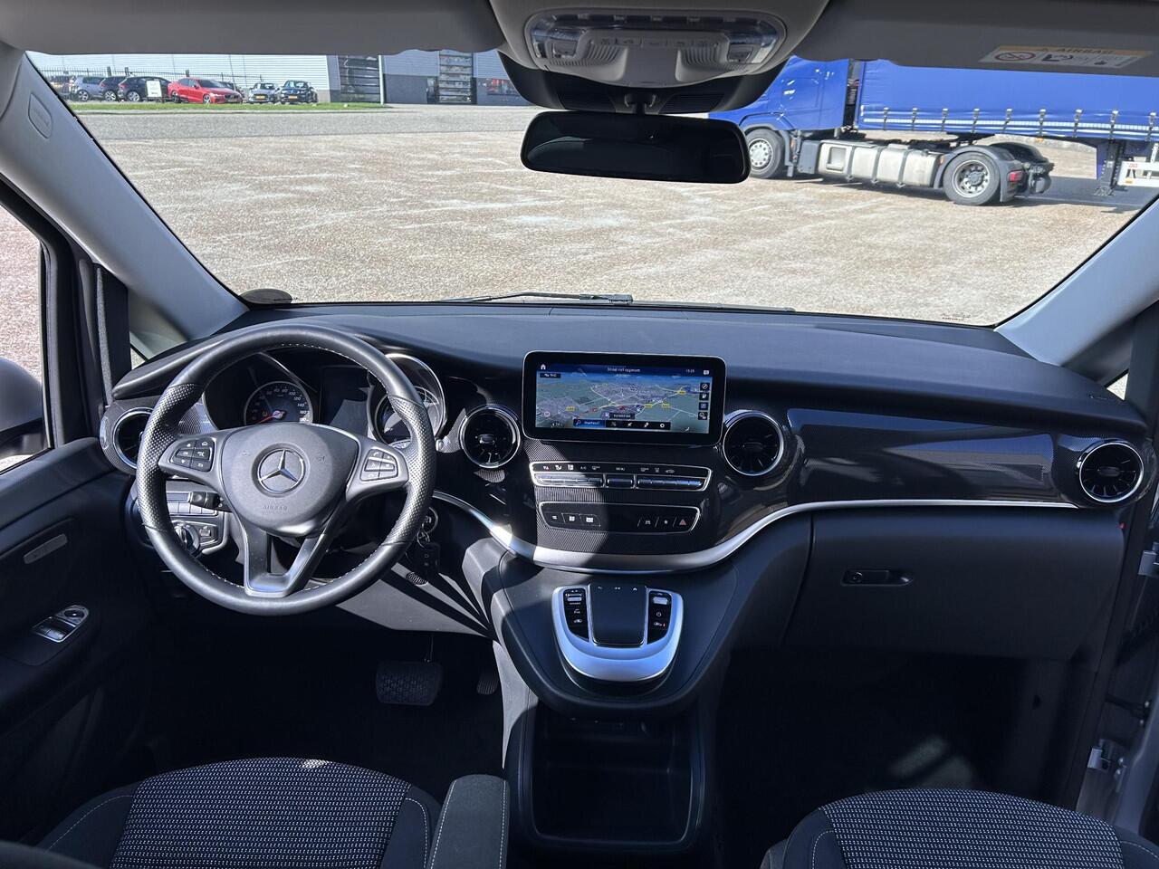 Mercedes-Benz EQV 300 L3 90 kWh | 7 (8)-persoons | Elektrische zijschuifdeuren | Verlengde rails achterin