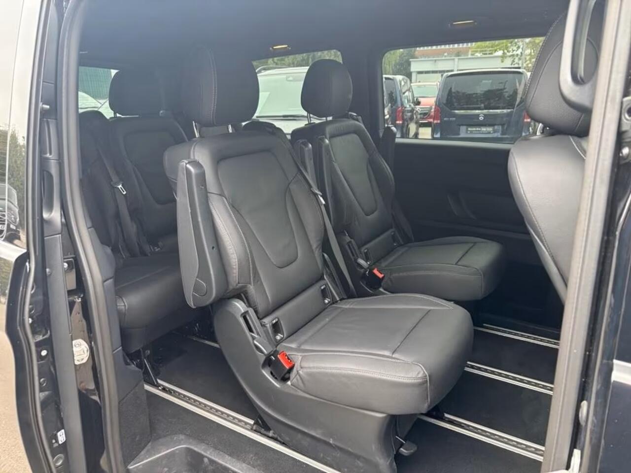 Mercedes-Benz EQV 300 L2 90 kWh Nieuw Model 53.500 ex BTW 7-zitter Leder WideScreen Distronic EL Schuifdeuren LED 360 Camera