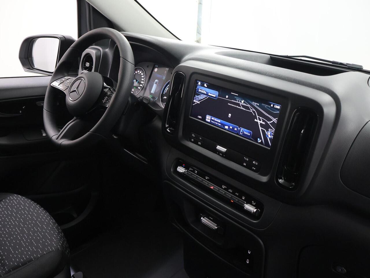 Mercedes-Benz EVITO TOURER 129 L2 PRO 90kWh | Snelladen 110 KWh | Achteruitrijcamera | Parkeerpakket | Comfortbestuurdersstoel | Dodehoekassistent | 8 Zitplaatsen | 360KM Range |