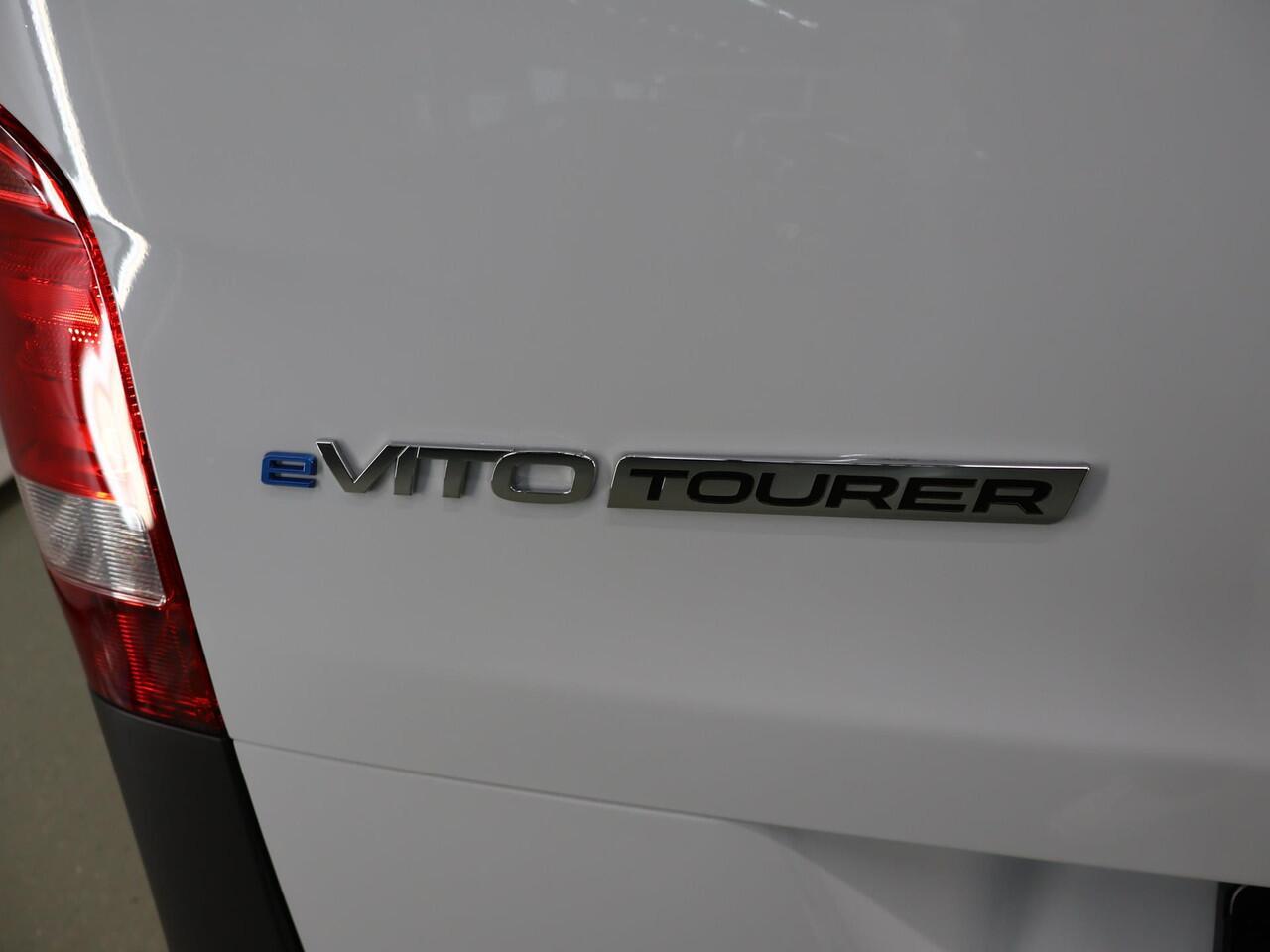 Mercedes-Benz EVITO TOURER PRO L3 90 kWh | Stoelverwarming | Cruise Control | Airco | Bluetooth | Achteruitrijcamera |