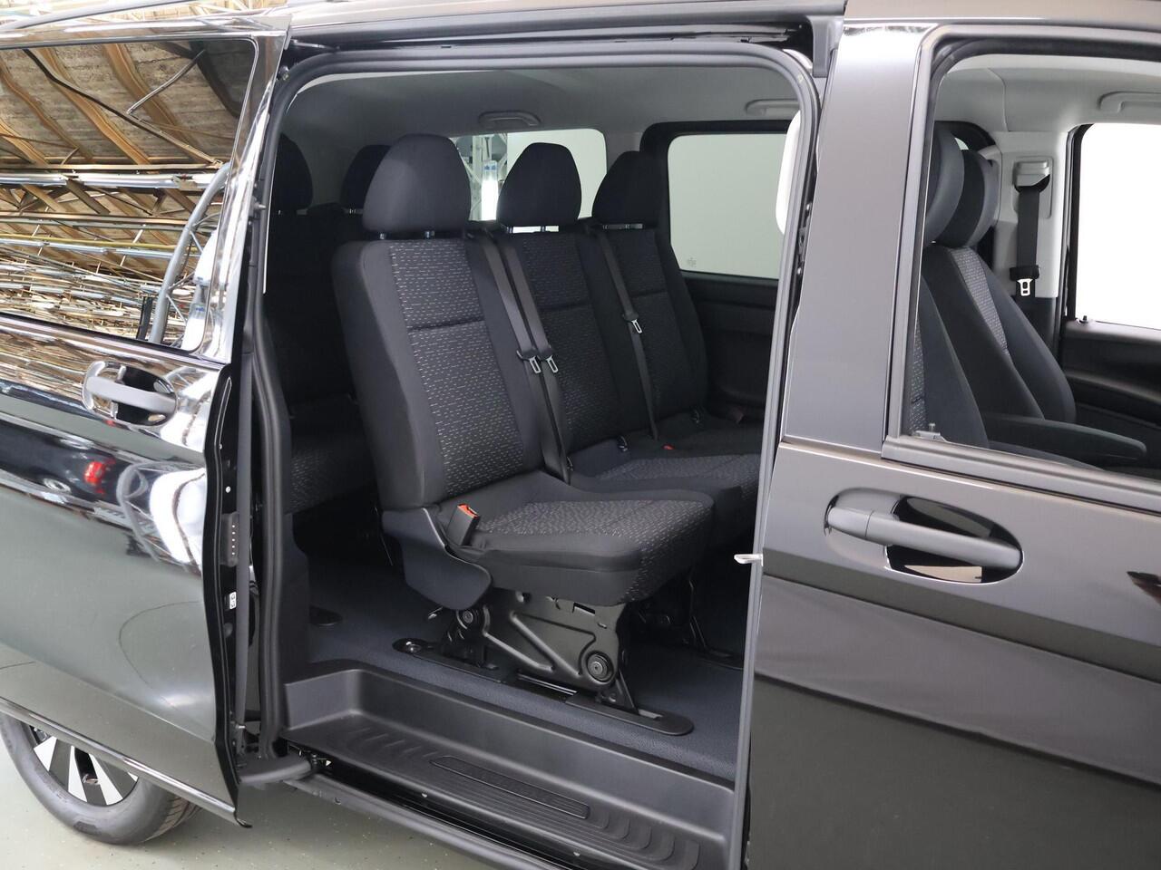 Mercedes-Benz EVITO TOURER 129 L2 PRO 90kWh | Snelladen 110 KWh | Achteruitrijcamera | Parkeerpakket | Comfortbestuurdersstoel | Dodehoekassistent | 8 Zitplaatsen |