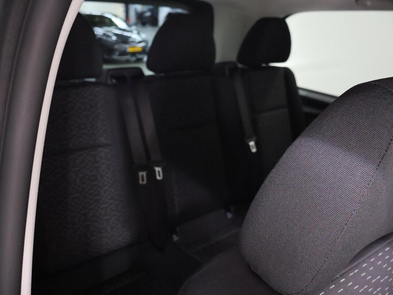 Mercedes-Benz EVITO TOURER 129 L2 PRO 90 kWh | Achteruitrijcamera | Climate Control | Cruise Control | Privacyglas | Dodehoekassistent |