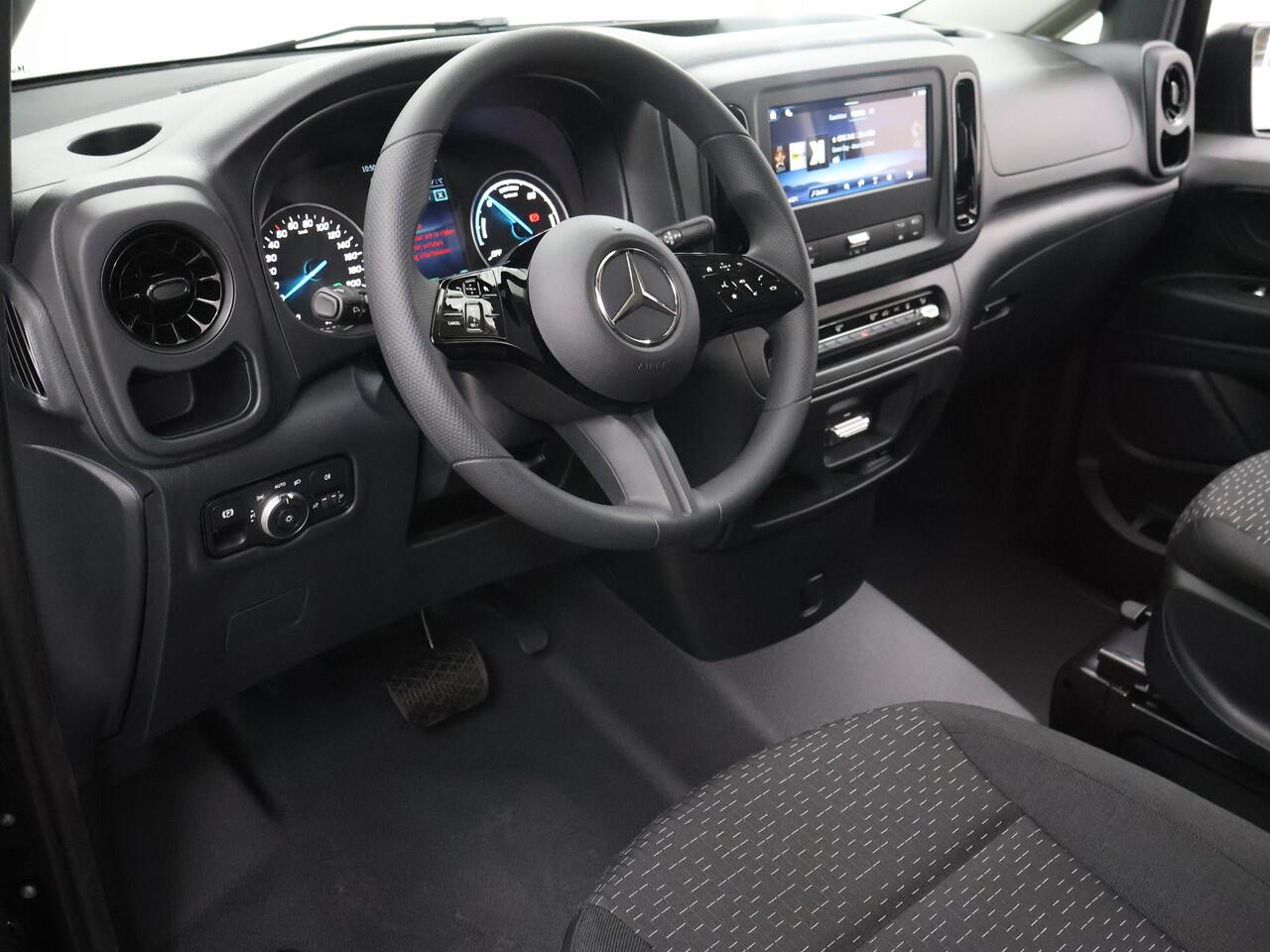 Mercedes-Benz EVITO TOURER 129 PRO L2 90 kWh | Achteruitrijcamera | Climate Control | Cruise Control | Privacyglas | Dodehoekassistent |