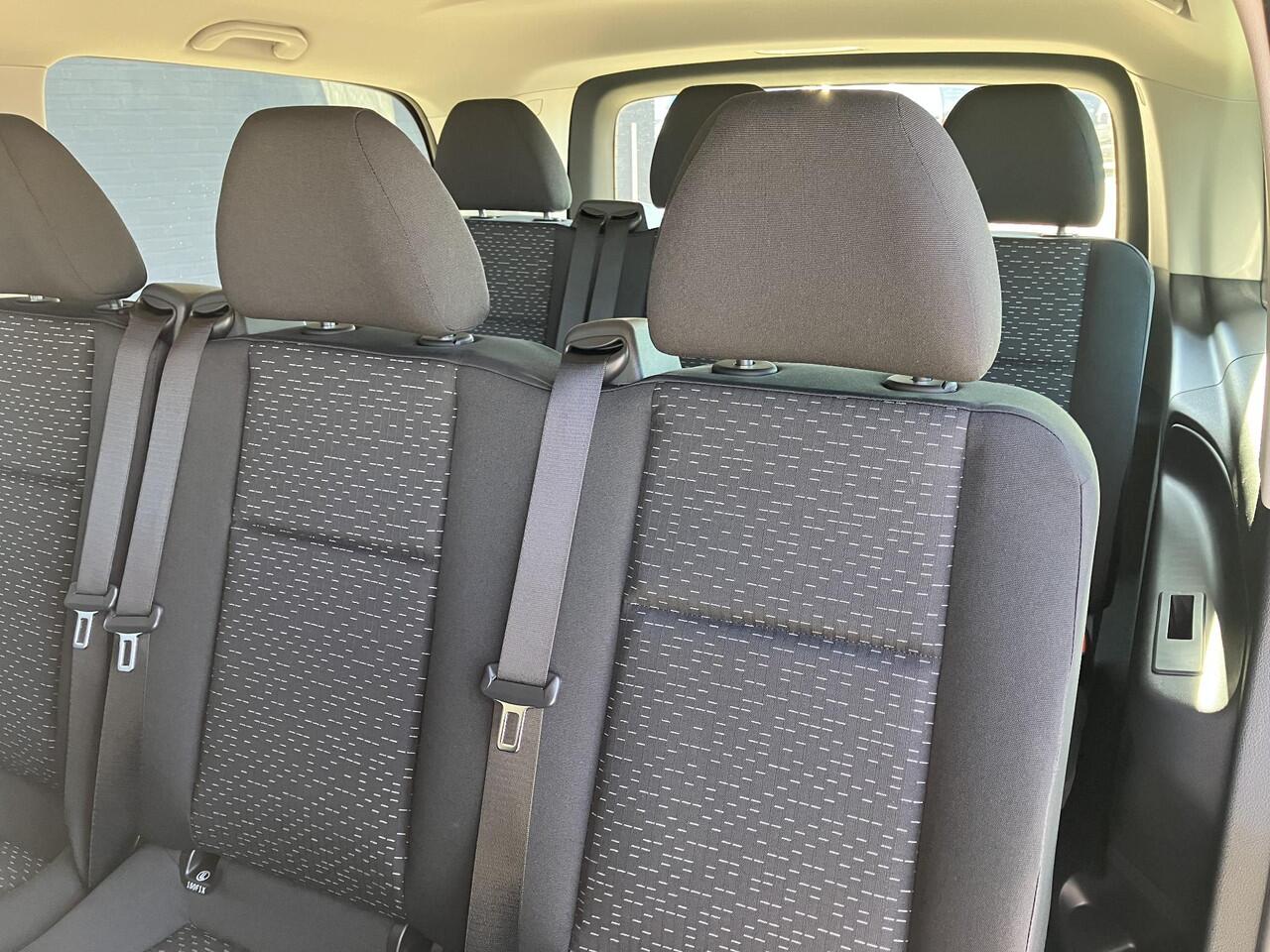 Mercedes-Benz EVITO TOURER 129 PRO L2 90 kWh | 9 Zitplaatsen | Snelladen 110 KWh | Achteruitrijcamera | Parkeerpakket | Comfortbestuurdersstoel | Dodehoekassistent | 360KM Range |