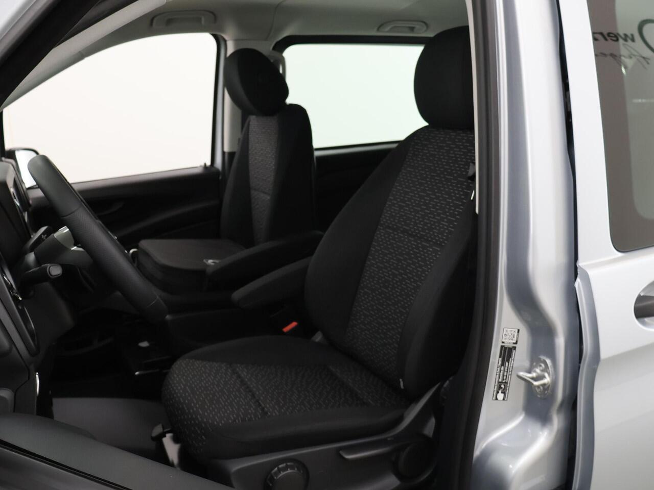 Mercedes-Benz EVITO TOURER 129 L2 PRO 90kWh | Snelladen 110 KWh | Navigatie | Parkeerpakket | Comfortbestuurdersstoel |Dodehoekassistent | 8 Zitplaatsen | 360Km Range | KORTING ¤25.700,- !!!