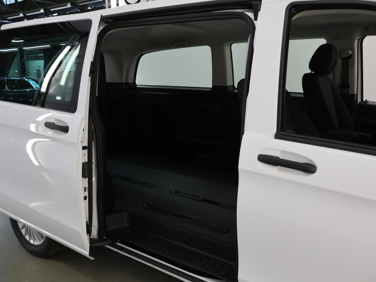 Mercedes-Benz EVITO TOURER L3 100 kWh | Stoelverwarming | Navigatie | Achteruitrijcamera | Airco | Cruise Control |