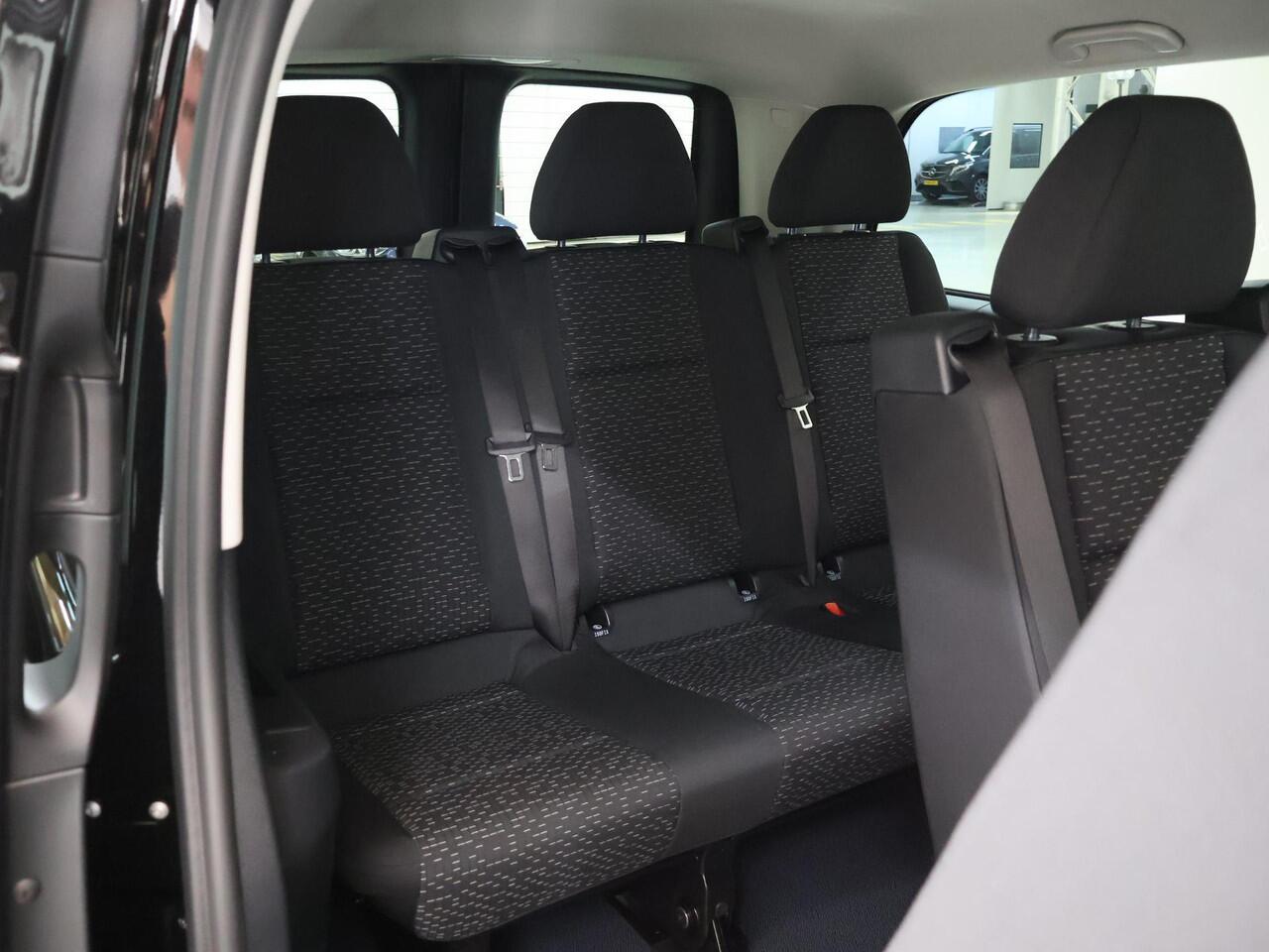 Mercedes-Benz EVITO TOURER 129 L2 PRO 90kWh | Snelladen 110 KWh | Achteruitrijcamera | Parkeerpakket | Comfortbestuurdersstoel | Dodehoekassistent | 8 Zitplaatsen |