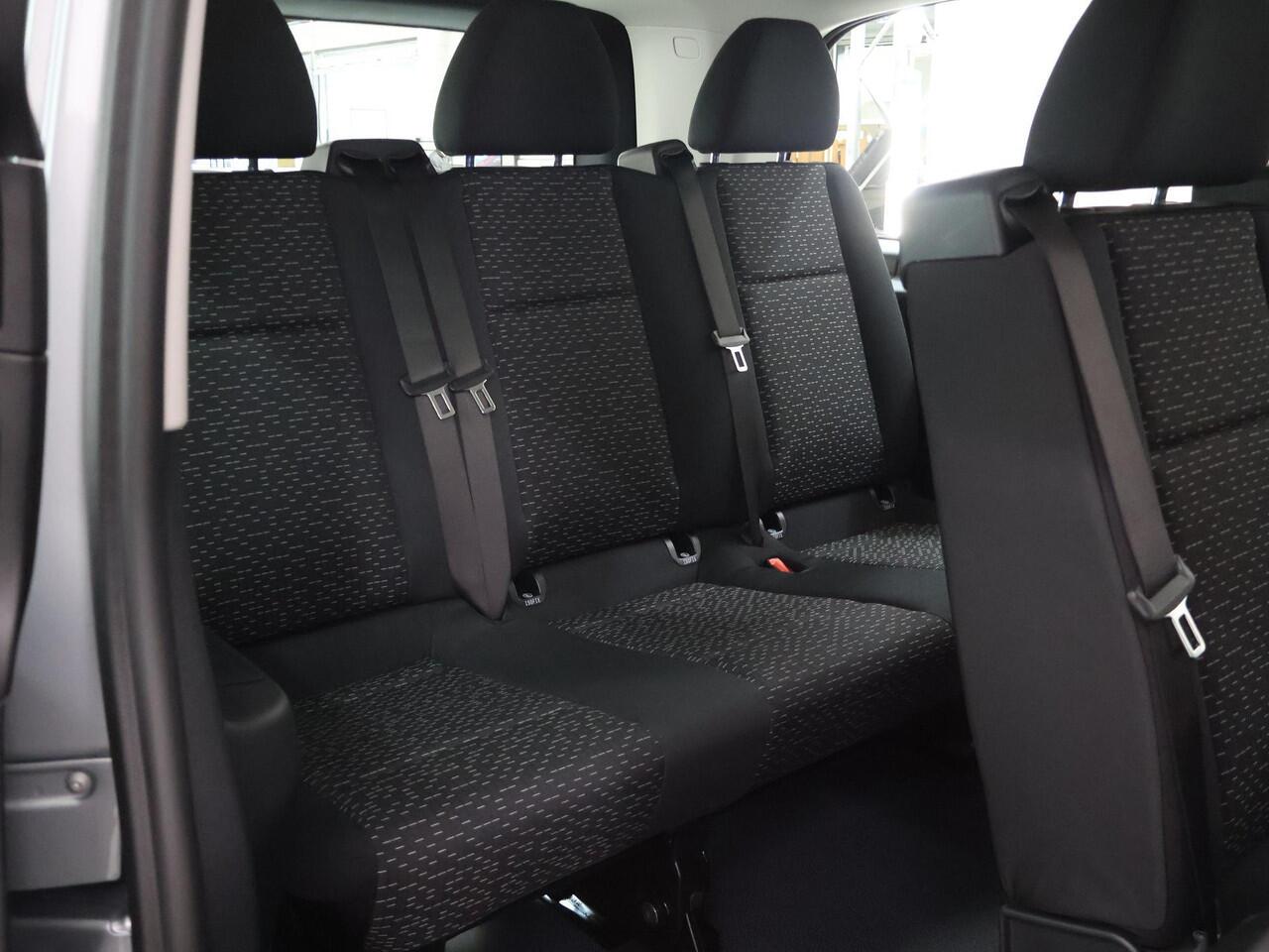 Mercedes-Benz EVITO TOURER 129 L2 PRO 90kWh | Snelladen 110 KWh | Navigatie | Parkeerpakket | Comfortbestuurdersstoel |Dodehoekassistent | 8 Zitplaatsen | 360Km Range | KORTING ¤25.700,- !!!