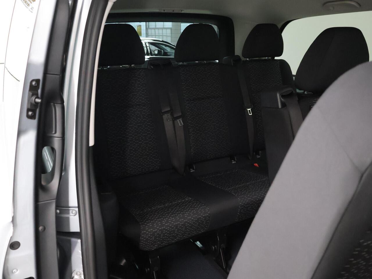 Mercedes-Benz EVITO TOURER 129 PRO L2 90 kWh | Snelladen 110 KWh | Achteruitrijcamera | Parkeerpakket | Comfortbestuurdersstoel | Dodehoekassistent | 8 Zitplaatsen | 360KM Range |