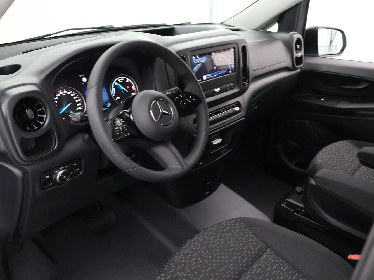 Mercedes-Benz EVITO TOURER 129 PRO L2 90 kWh | Snelladen 110 KWh | Achteruitrijcamera | Parkeerpakket | Comfortbestuurdersstoel | Dodehoekassistent | 8 Zitplaatsen | 360KM Range |