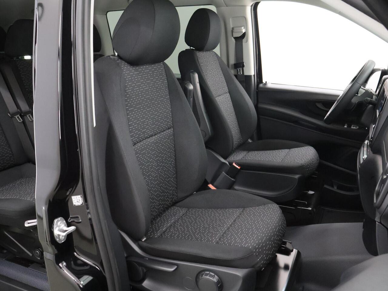 Mercedes-Benz EVITO TOURER 129 PRO L2 90 kWh | Achteruitrijcamera | Climate Control | Cruise Control | Privacyglas | Dodehoekassistent |