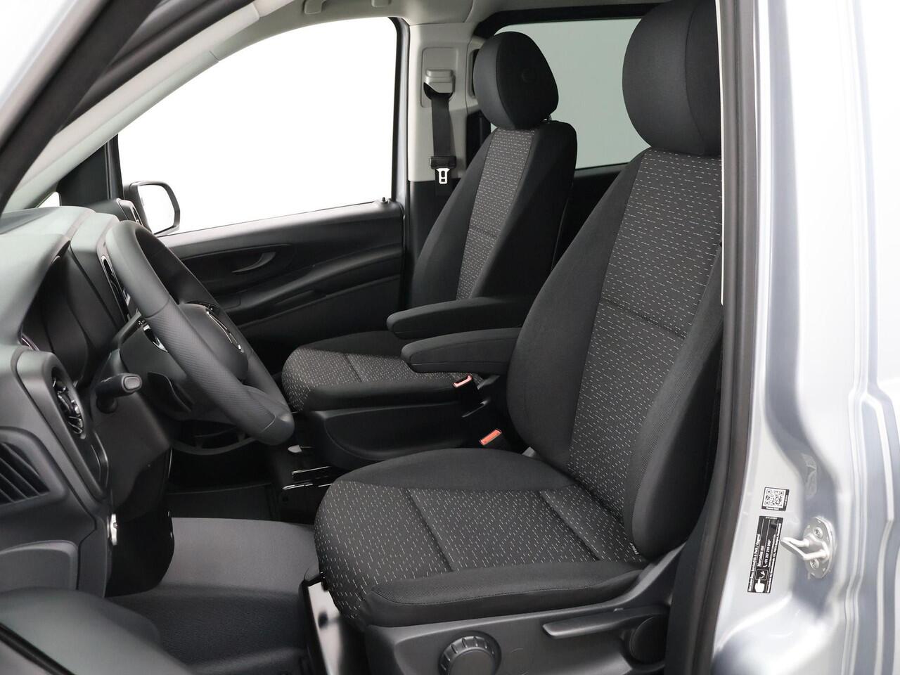 Mercedes-Benz EVITO TOURER 129 PRO L2 90 kWh | Snelladen 110 KWh | Achteruitrijcamera | Parkeerpakket | Comfortbestuurdersstoel | Dodehoekassistent | 8 Zitplaatsen | 360KM Range |