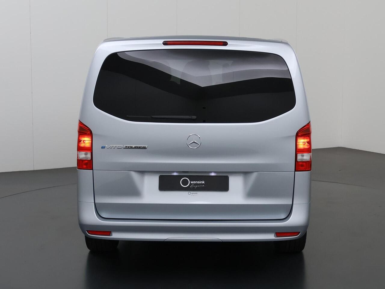 Mercedes-Benz EVITO TOURER 129 PRO L2 90 kWh | Snelladen 110 KWh | Achteruitrijcamera | Parkeerpakket | Comfortbestuurdersstoel | Dodehoekassistent | 8 Zitplaatsen | 360KM Range |