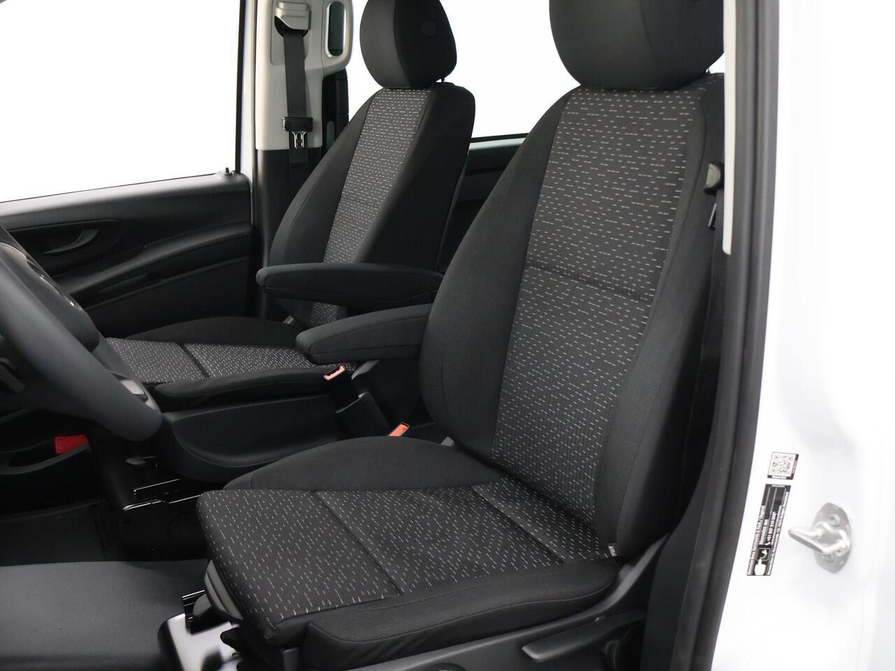 Mercedes-Benz EVITO TOURER L3 100 kWh | Stoelverwarming | Navigatie | Achteruitrijcamera | Airco | Cruise Control |