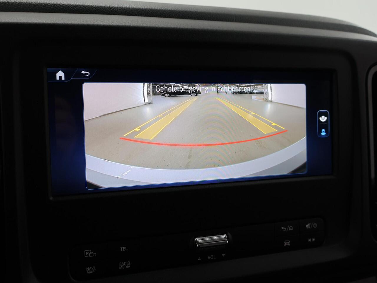 Mercedes-Benz EVITO TOURER 129 L2 PRO 90kWh | Snelladen 110 KWh | Achteruitrijcamera | Parkeerpakket | Comfortbestuurdersstoel | Dodehoekassistent | 8 Zitplaatsen | 360KM Range |