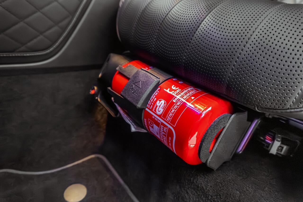 Mercedes-Benz G-KLASSE G63 AMG - Selenite Grey Metallic - Burmester - Carbon - Sunroof