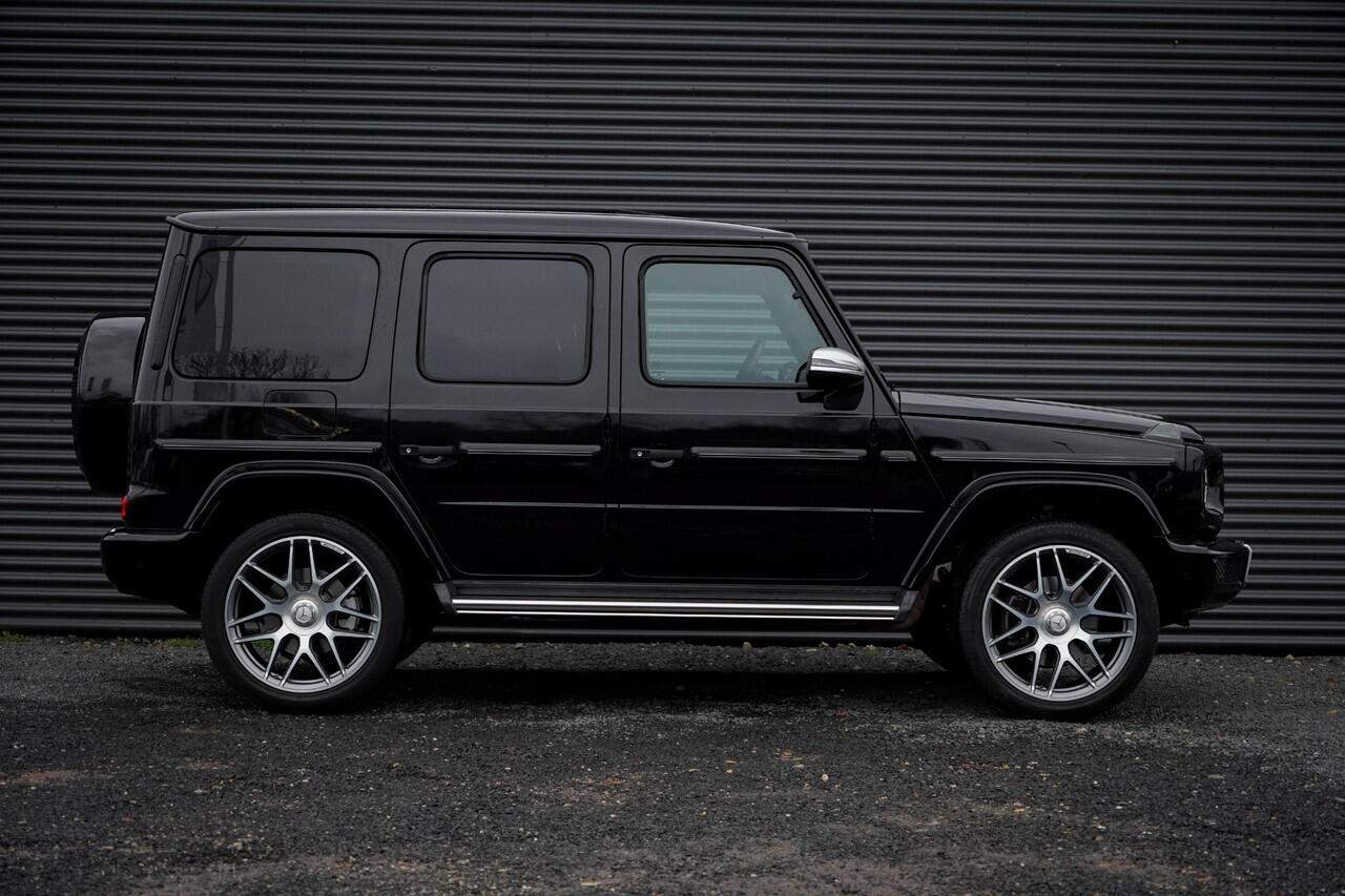 Mercedes-Benz G-KLASSE 400 d / AMG / 22'' / G manufaktur / Premium Plus / Massage / Burmester