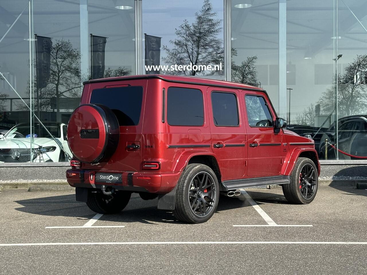 Mercedes-Benz G-KLASSE AMG 63 G63 AMG l ¤179.990,- ex. BTW l Rijassistentiepakket l Manufaktur l Burmester l 360* camera l G63 AMG VAN Schuif- Kanteldak l Nightpakket l Alarm l Grijs kenteken l