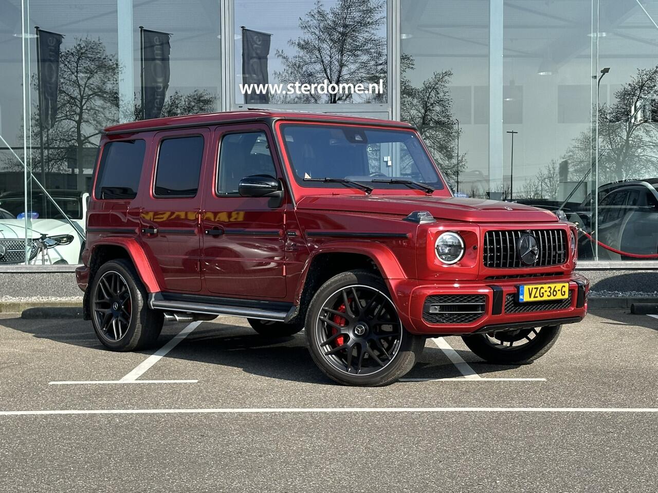 Mercedes-Benz G-KLASSE AMG 63 G63 AMG l ¤179.990,- ex. BTW l Rijassistentiepakket l Manufaktur l Burmester l 360* camera l G63 AMG VAN Schuif- Kanteldak l Nightpakket l Alarm l Grijs kenteken l