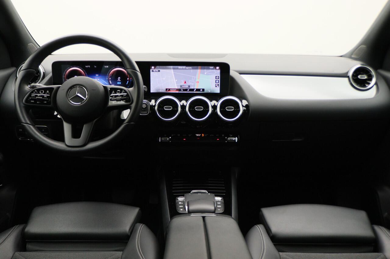 Mercedes-Benz GLA-KLASSE 250 e Business Solution Luxury Limited LED, Virtual Cockpit, Camera, Navigatie, Lane Assist, DAB