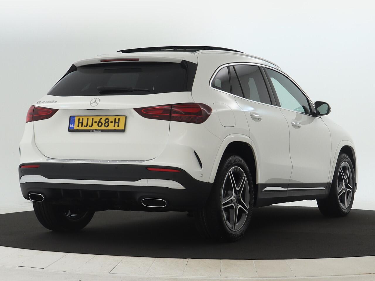 Mercedes-Benz GLA-KLASSE 250 e AMG Plug-In Hybride | AMG Line Advanced Plus | Panorama Schuif-Kanteldak | Dodehoek Assist | Stuur en Stoelverwarming | Inclusief 24 maanden Mercedes-Benz Certified garantie voor Europa.