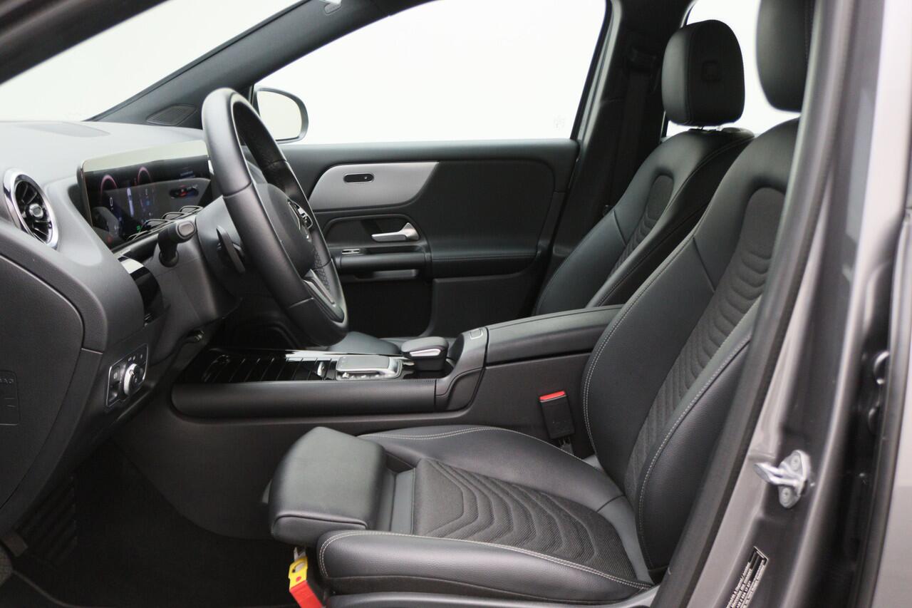 Mercedes-Benz GLA-KLASSE 250 e Business Solution Luxury Limited LED, Virtual Cockpit, Camera, Navigatie, Lane Assist, DAB