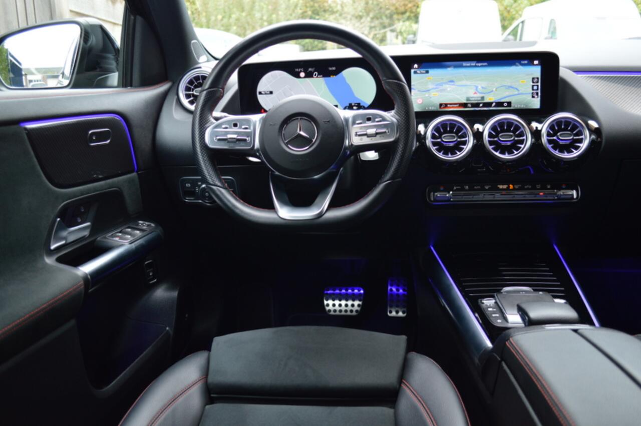 Mercedes-Benz GLA-KLASSE 250 e AMG Led Panorama Distronic Burmester Camera Night Augmented Pdc