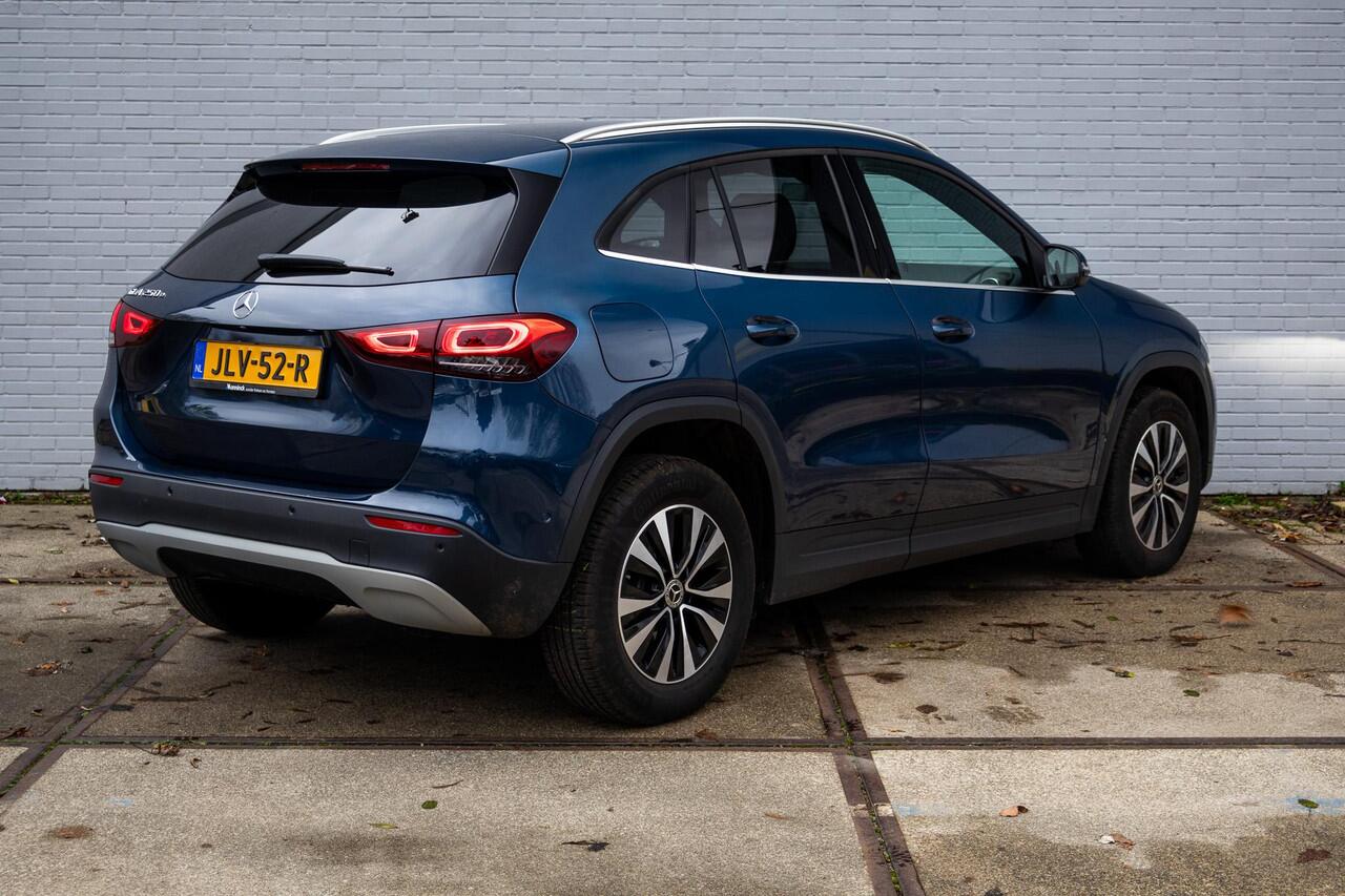 Mercedes-Benz GLA-KLASSE 250 e Half-leder| Camera|PDC|App|Lane assist