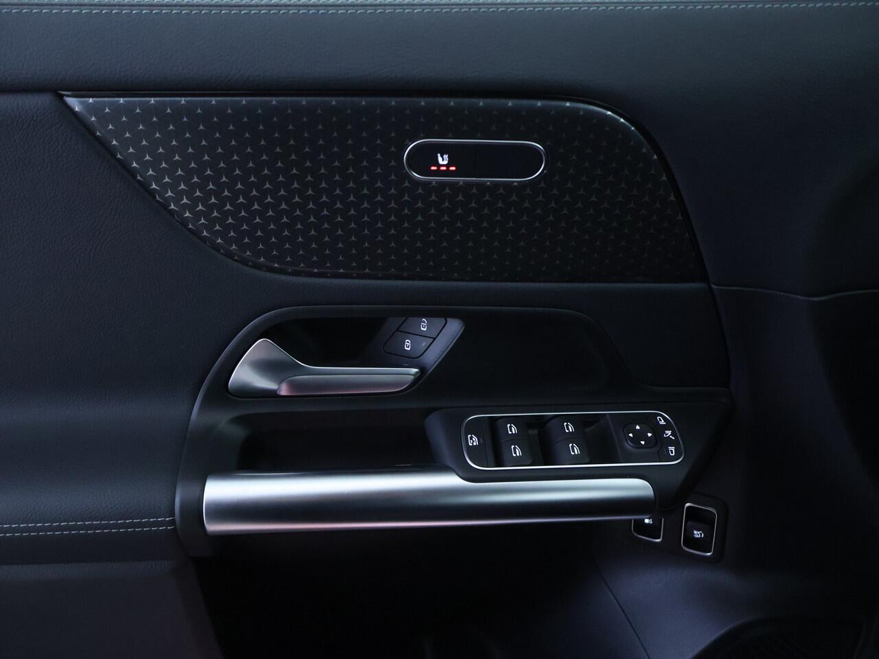 Mercedes-Benz GLA-KLASSE 250e Face Lift Plug-In Hybride | Distronic | Stoelverwarming voor | Ledkoplampen | Easy Pack Achterklep | MultiBeam Koplampen | 11 kW Laden | Inclusief 24 maanden MB Certified garantie voor Europa.