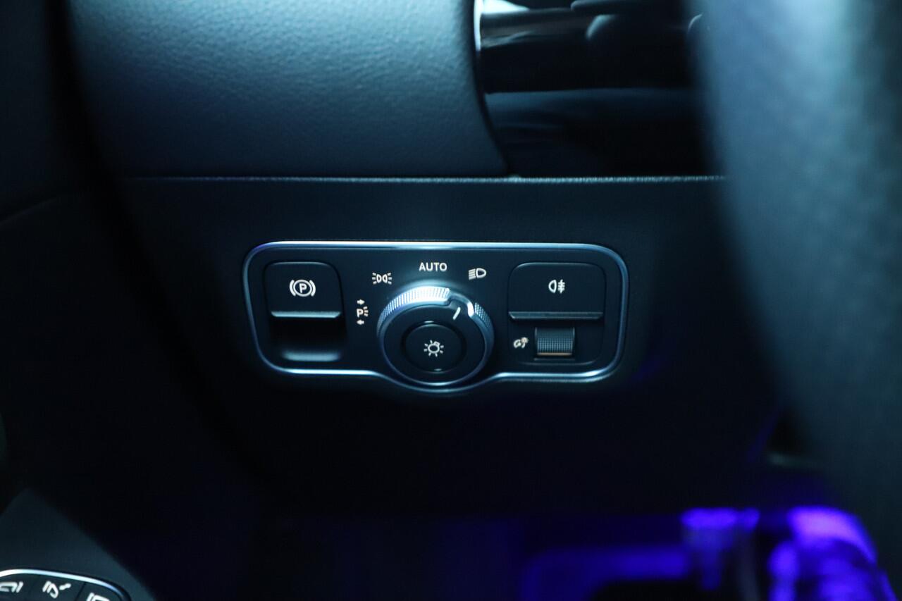 Mercedes-Benz GLA-KLASSE 250e AMG | 218PK | Sfeerverlichting | Led | Stoelverwarming | Standkachel | Widescreen | Carplay | Clima | 2022.