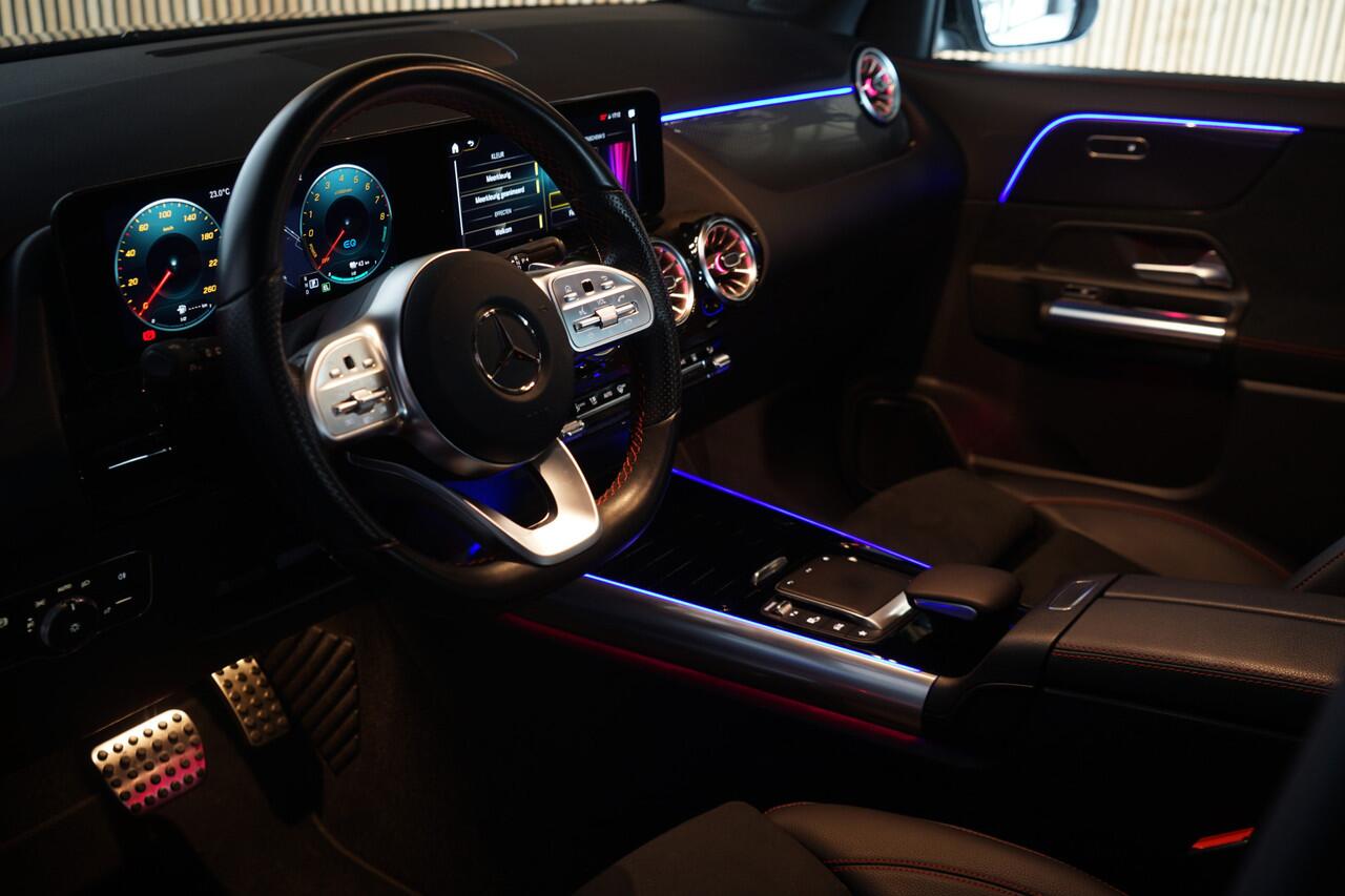 Mercedes-Benz GLA-KLASSE 250 e AMG ? PANO ? CARBON ? NIGHT ? CAMERA ? SFEER