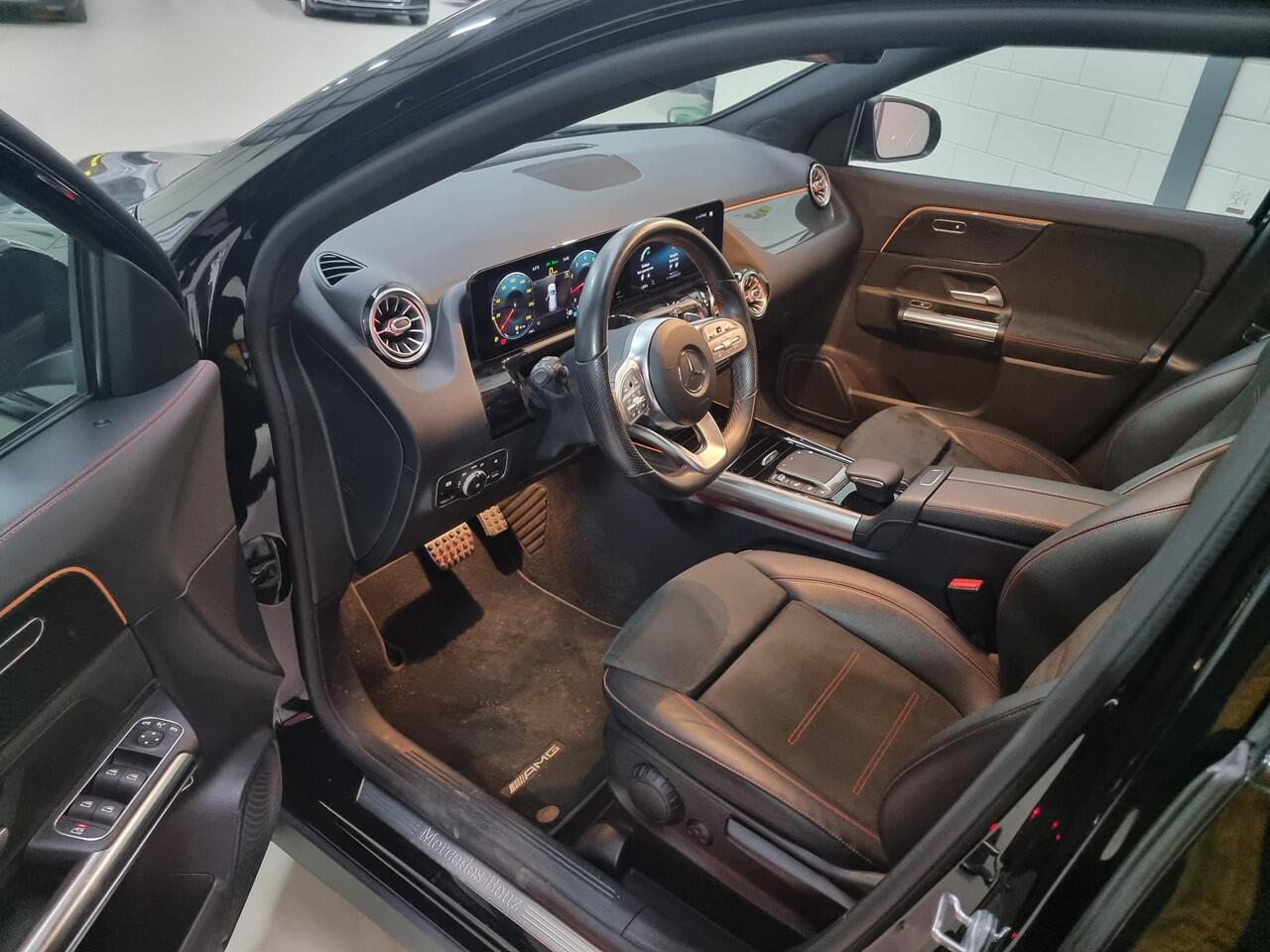 Mercedes-Benz GLA-KLASSE 200 Business Solution AMG Camera | Stoelverwarming | Navi | Pdc V + A