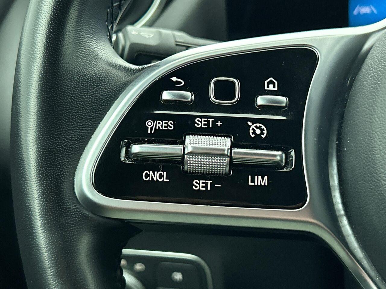 Mercedes-Benz GLA-KLASSE 200 Black Line 163PK CAMERA | NAVI | STOF-LEDER