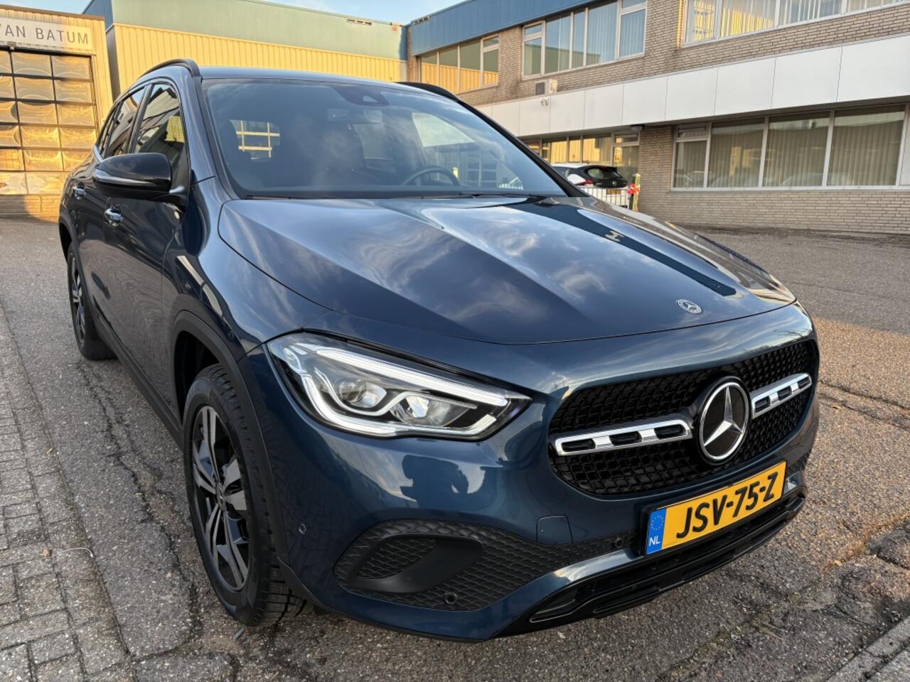 Mercedes-Benz GLA-KLASSE 250 e Business Solution Luxery Limited