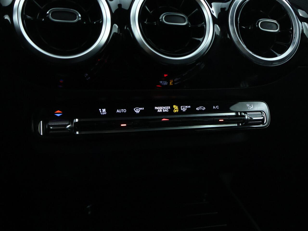 Mercedes-Benz GLA-KLASSE 180 Style | Stoelverwarming | Elektrisch bedienbare achterklep | Led koplampen | Spiegel pakket | Inclusief 24 maanden MB Certified garantie voor Europa.