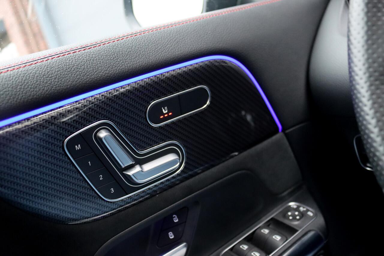 Mercedes-Benz GLA-KLASSE 250 e AMG Line | Panoramadak | Memory | Advanced Sound System | Surround Camera | Keyless Go | Sfeerverlichting | Nightpakket |