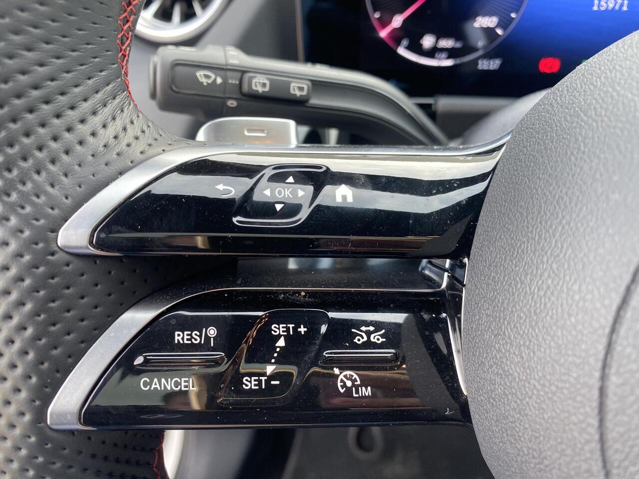 Mercedes-Benz GLA-KLASSE 250 e AMG | Panoramadak | Keyless Entry | Stoelverwarming | Sfeerverlichting