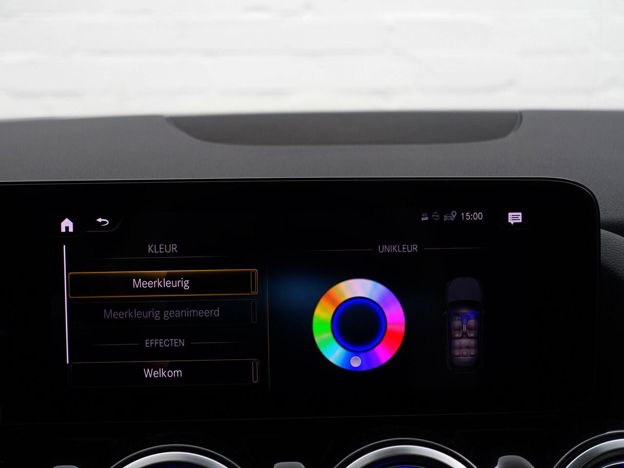 Mercedes-Benz GLA-KLASSE 200 AMG Night Edition Aut- Designo Mountaingrijs Magno, Panoramadak, Carbon Treeplanken, Sfeerverlichting