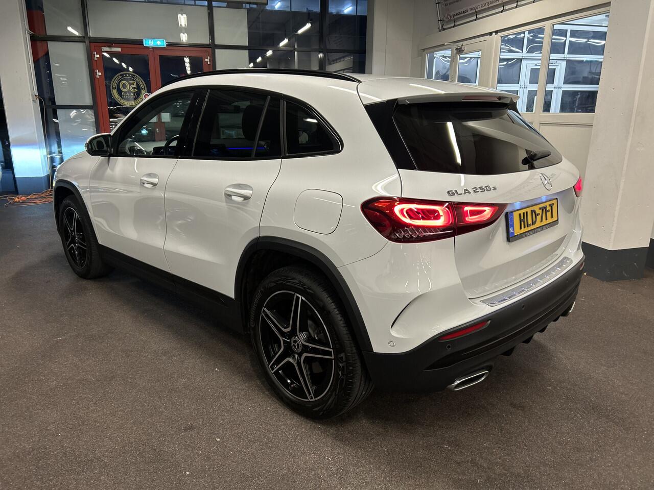 Mercedes-Benz GLA-KLASSE 250 e AMG Line | Adaptive cruise control | Sfeerverlichting | Lane assist | Dodehoeksdetectie | Apple carplay | Stoelverwarming | Lederen/Alcantara bekleding