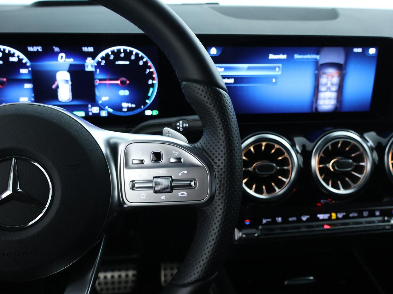 Mercedes-Benz GLA-KLASSE 250 e AMG Plug-In Hybride AMG Line | Night Pakket | 19 Inch AMG Velgen | Memory voorstoelen | Sfeerverlichting. Inclusief 24 maanden MB Certified garantie voor Europa.