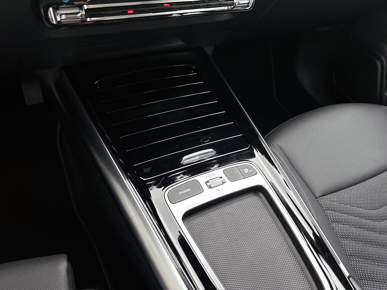 Mercedes-Benz GLA-KLASSE 250 e Plug-In Hybride | Trekhaak | CarPlay | Stoel- en Stuurverwarming | Parkeerpakket met Camera | LED | Inclusief 24 maanden Mercedes-Benz Certified garantie voor Europa.