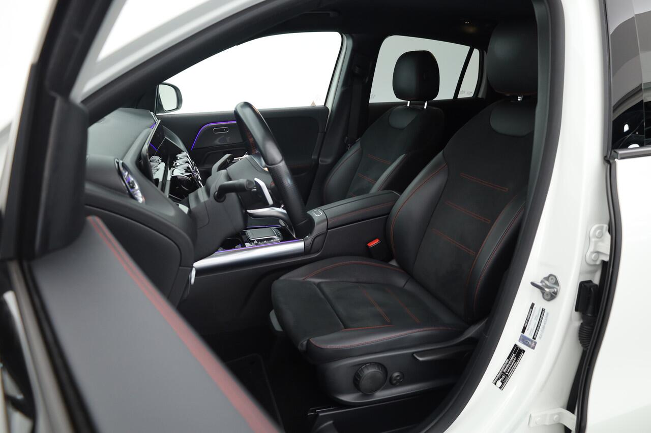 Mercedes-Benz GLA-KLASSE 250 e AMG Line | Augmented Reality | Burmester | Trekhaak | All Season | Dodehoek