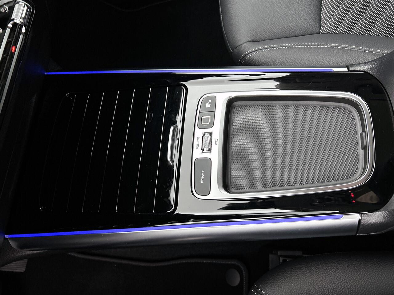 Mercedes-Benz GLA-KLASSE 250 e Plug-In Hybride | Trekhaak | Sfeerverlichting | Achteruitrijcamera | Keyless-Go | Led koplampen | Stuur en Stoelverwarming. Inclusief 24 maanden MB Certified garantie voor Europa.