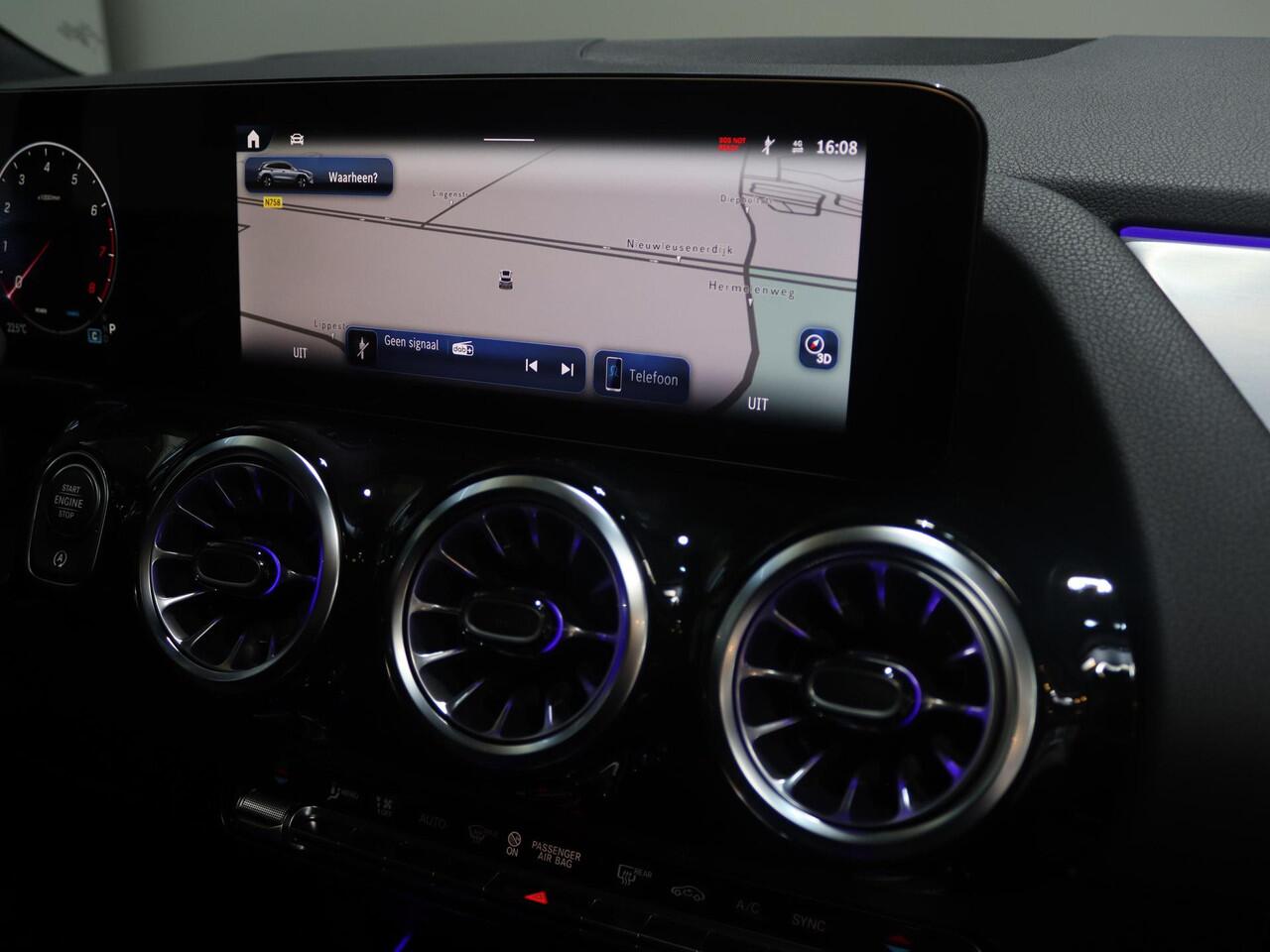 Mercedes-Benz GLA-KLASSE 180 Business Solution AMG | Panoramaschuifdak | Premium Plus | head-up display | Trekhaak